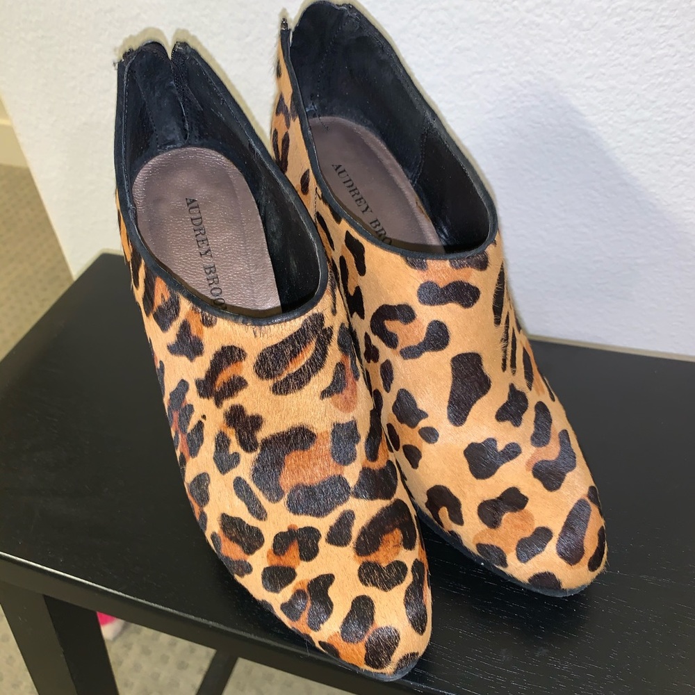 AUDREY BROOK bootie size 9